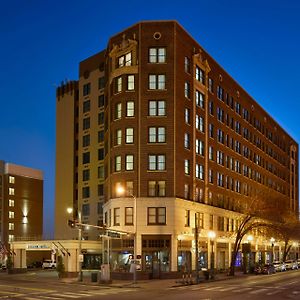 Doubletree By Hilton Memphis Downtown